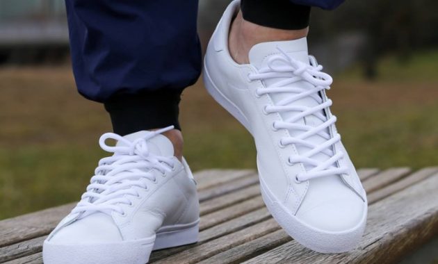 White tennis shoes mens fashion