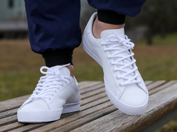 White tennis shoes mens fashion